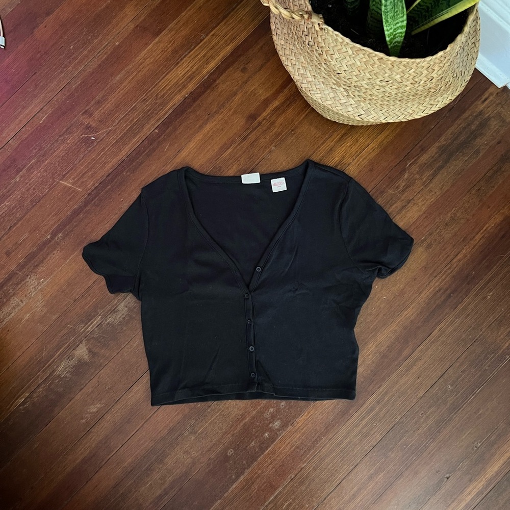 Levi's Black Ribbed Knit Midriff Crop Top Tshirt with Buttons